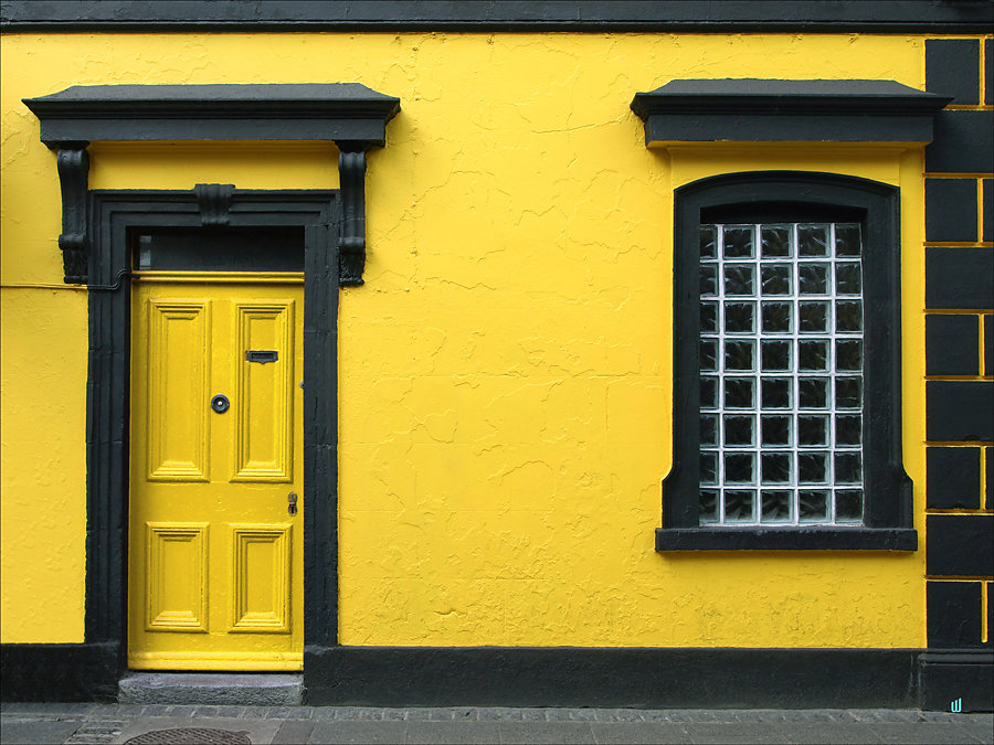 William - Yellow FrontDoor