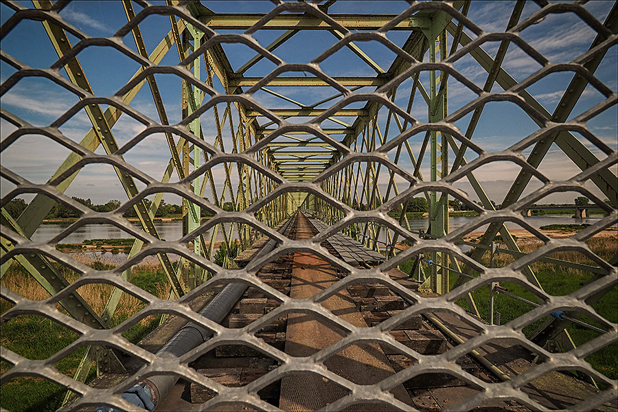 Structures